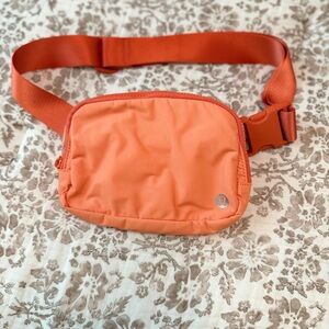 Lululemon Everywhere Belt Bag 1L – Cayenne Orange